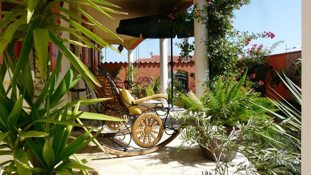 La Gentoliere Bed & Breakfast Pollestres ภายนอก รูปภาพ