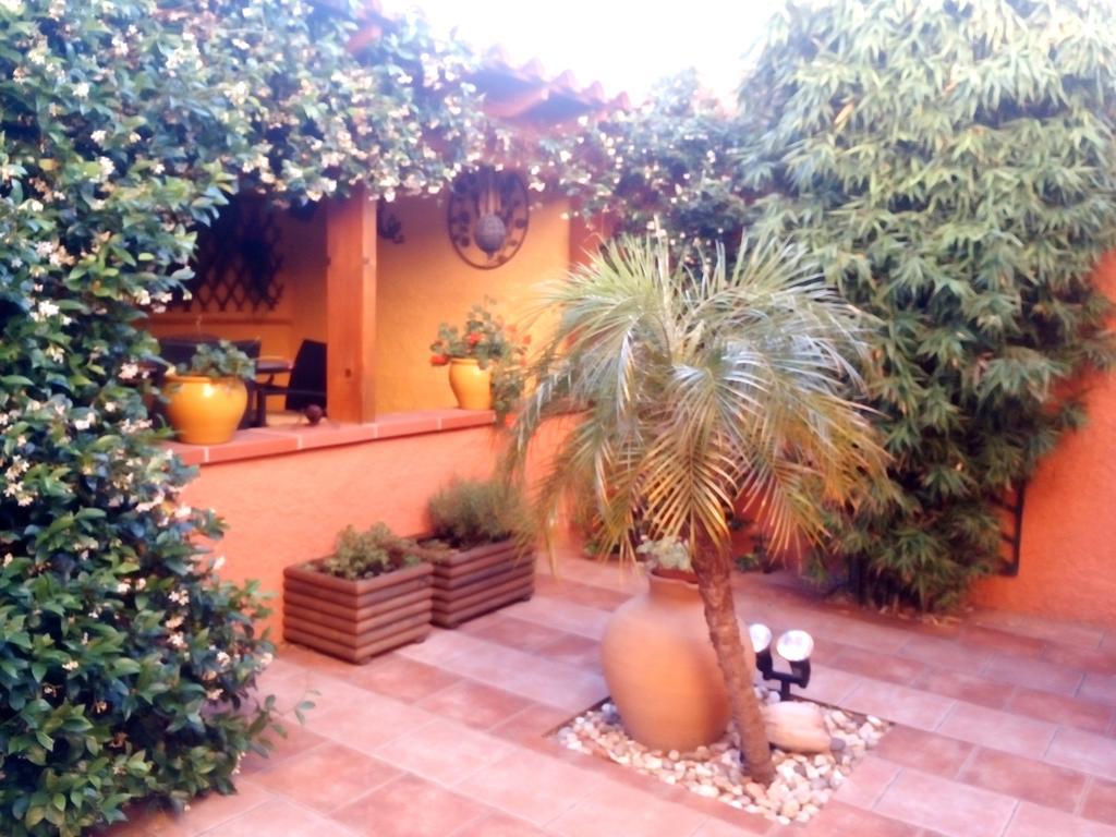 La Gentoliere Bed & Breakfast Pollestres ภายนอก รูปภาพ
